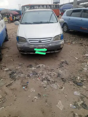 Toyota Sienna XLE 2002 Silver