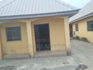 2bdrm Block of Flats in Bomoda Oku Dagota, Igbogbo for rent