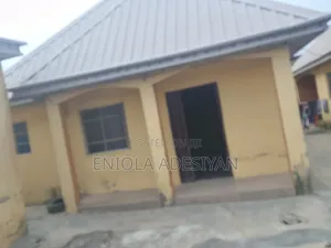 2bdrm Block of Flats in Bomoda Oku Dagota, Igbogbo for rent