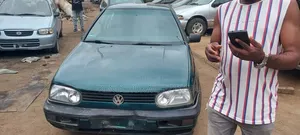 Volkswagen Golf 2000 Green