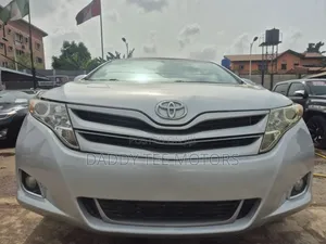 Toyota Venza V6 AWD 2011 Silver