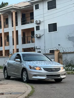 Honda Accord 2011 Silver