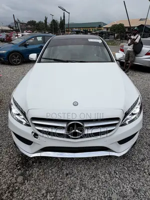 Mercedes-Benz C300 Base AWD 4Matic Sedan (2.0L 4cyl 7A) 2015 White