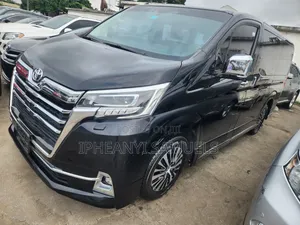 Toyota Granvia Premium 3.5 V6 Petrol 9-Seater 2022 Black