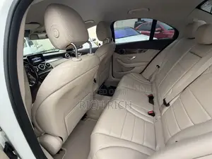 Mercedes-Benz C300 Base AWD 4Matic Sedan (2.0L 4cyl 7A) 2015 White