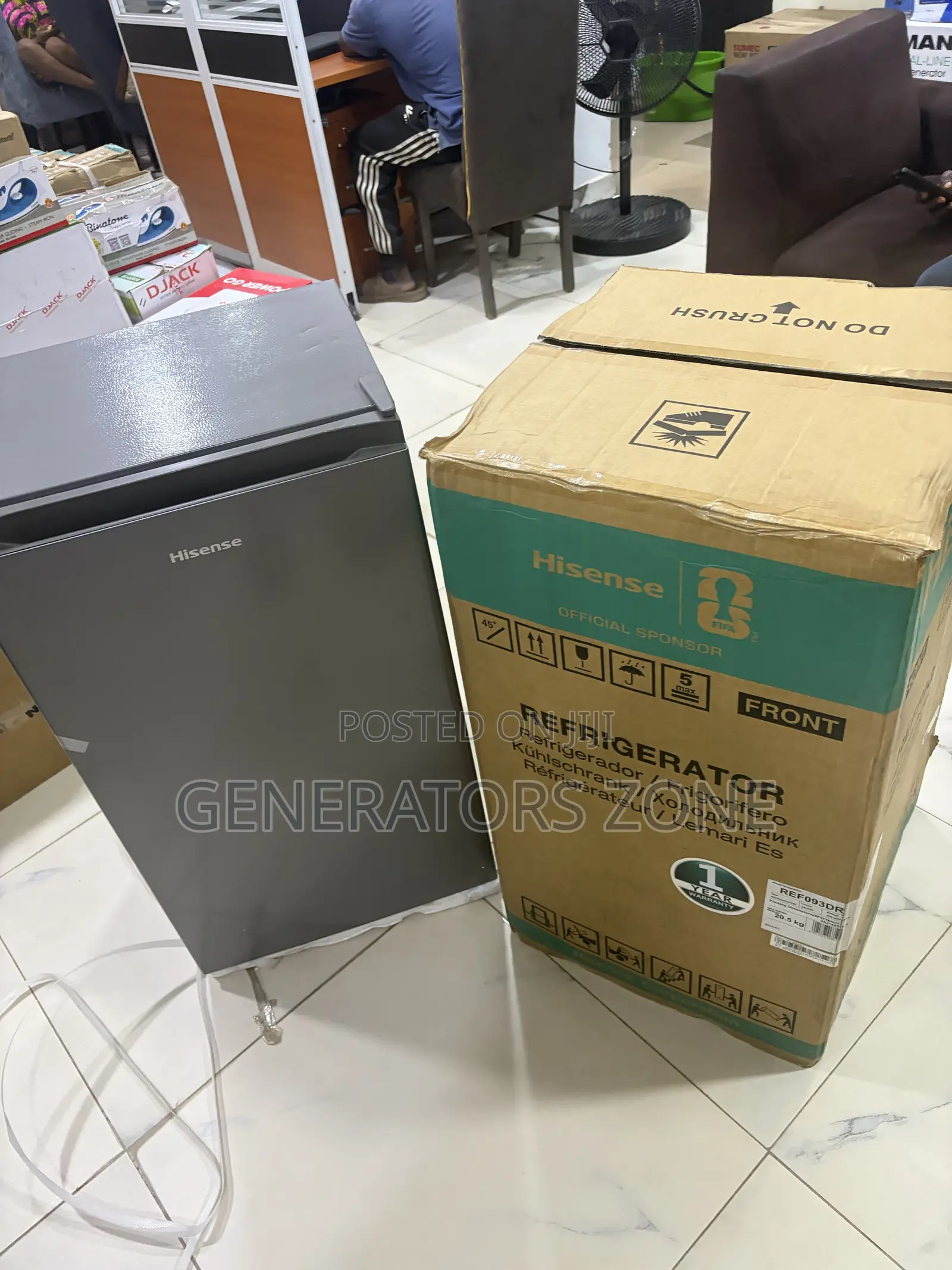 Hisense 093DR Personal Size Refrigerator
