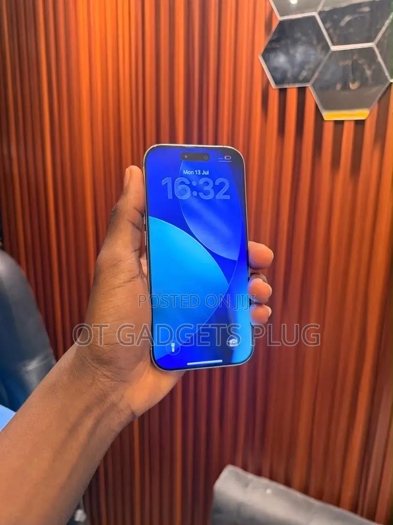 Apple iPhone 16 Pro 256 GB Gold