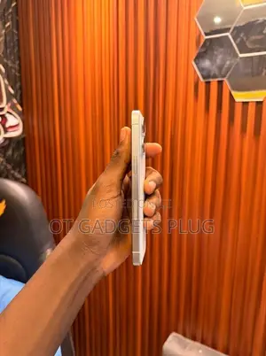 Apple iPhone 16 Pro 256 GB Gold