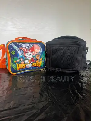 Quality Lunch Box Available in Different Designs