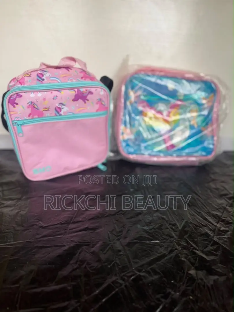 Quality Lunch Box Available in Different Designs