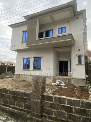 4bdrm Duplex in Goldcity Estate, Sabon Lugbe for sale