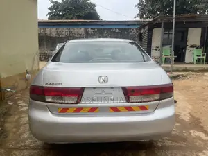 Honda Accord 2005 Silver