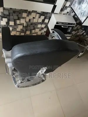 Barbing Chair