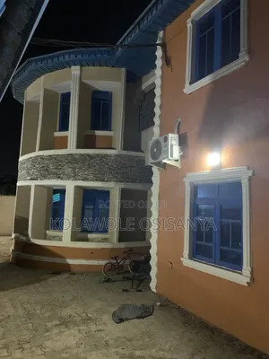 9bdrm Block of Flats in Abaranje for sale