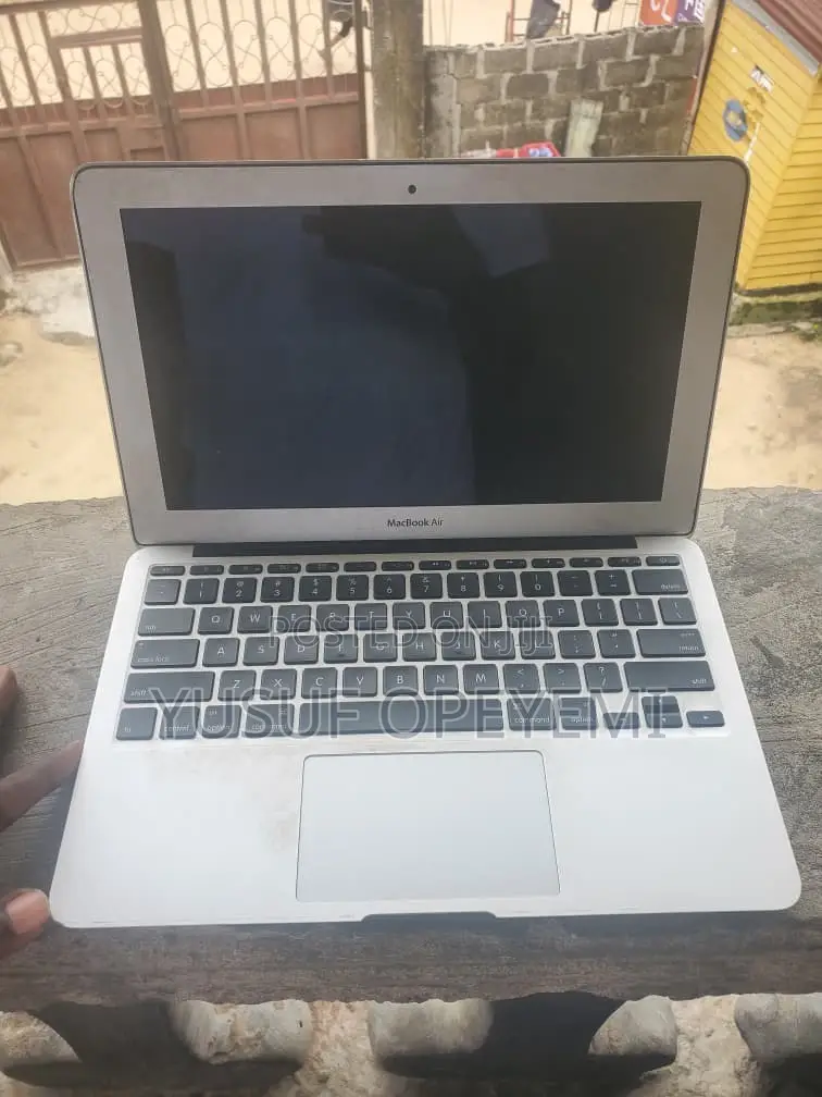 Laptop Apple MacBook 2013 2GB Intel Core i5 SSD 128GB
