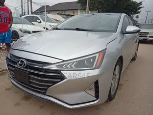 Hyundai Elantra 2019 Silver