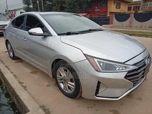 Hyundai Elantra 2019 Silver