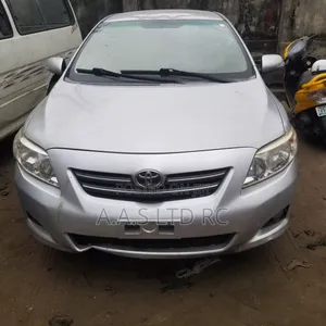 Toyota Corolla LE 4dr Sedan (1.8L 4cyl 4A) 2010 Silver