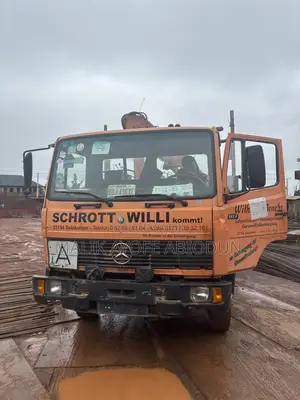 Mercedes Benz 814/817