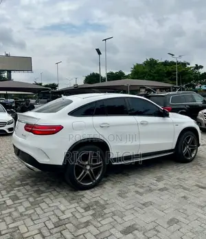 Mercedes-Benz GLE-Class 2016 White