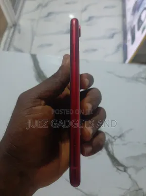 Apple iPhone XR 64 GB Red