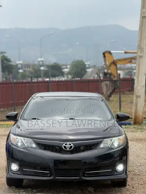Toyota Camry SE 4dr Sedan w/Prod. End 11/13 (2.5L 4cyl 6A) 2014 Black