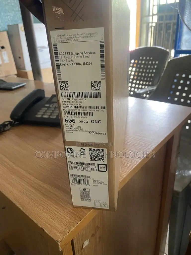 New Laptop HP 250 G10 8GB Intel Core i5 SSD 512GB
