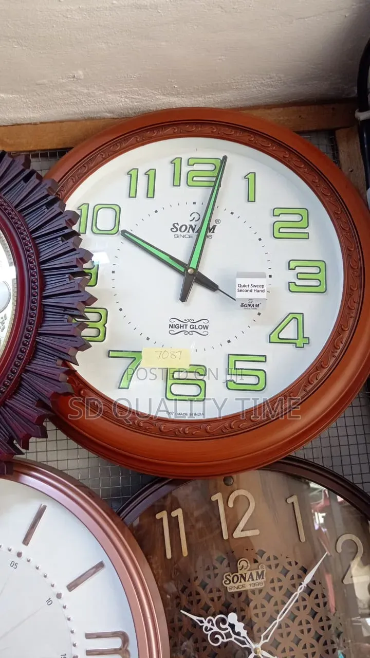 Sonam Night Glow(Bold Number) Wall Clock