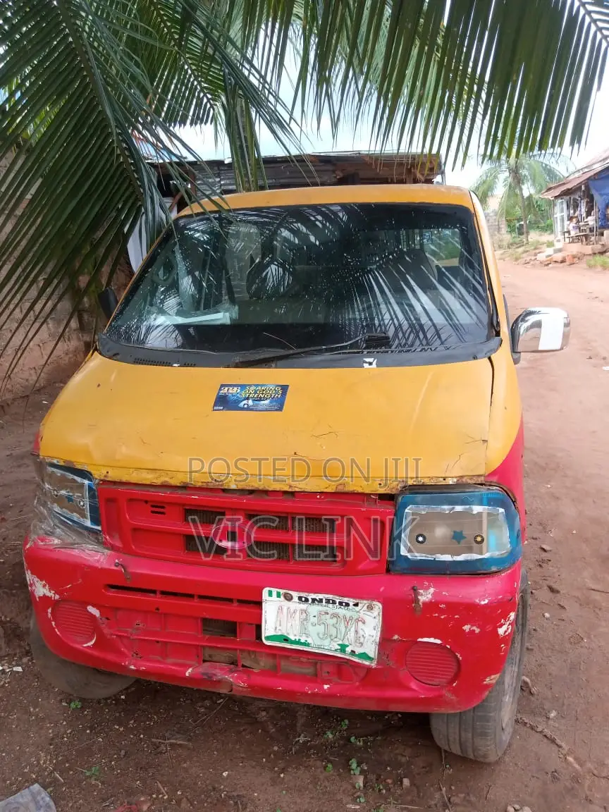 Suzuki APV Minibus 2012 Red