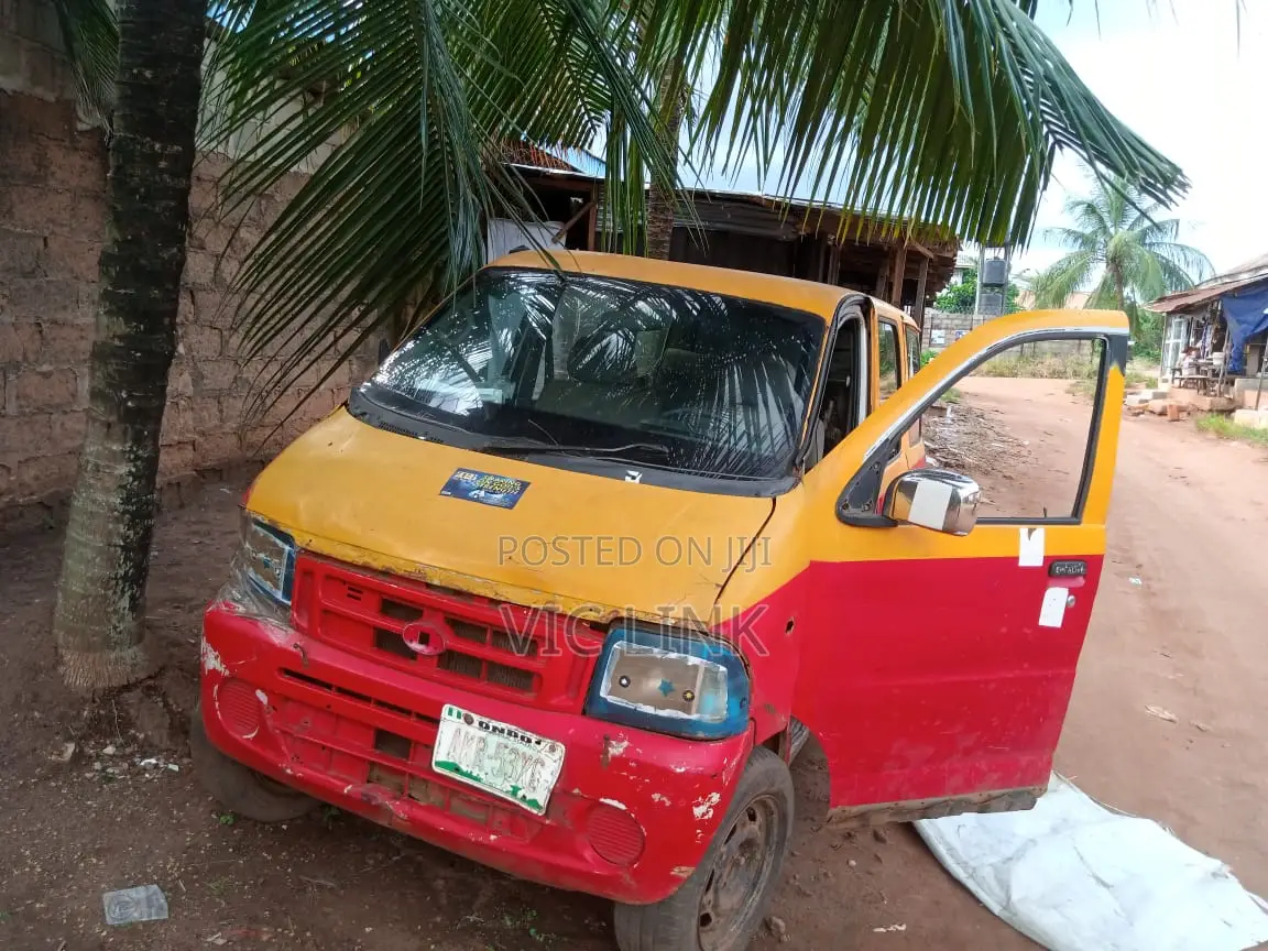 Suzuki APV Minibus 2012 Red
