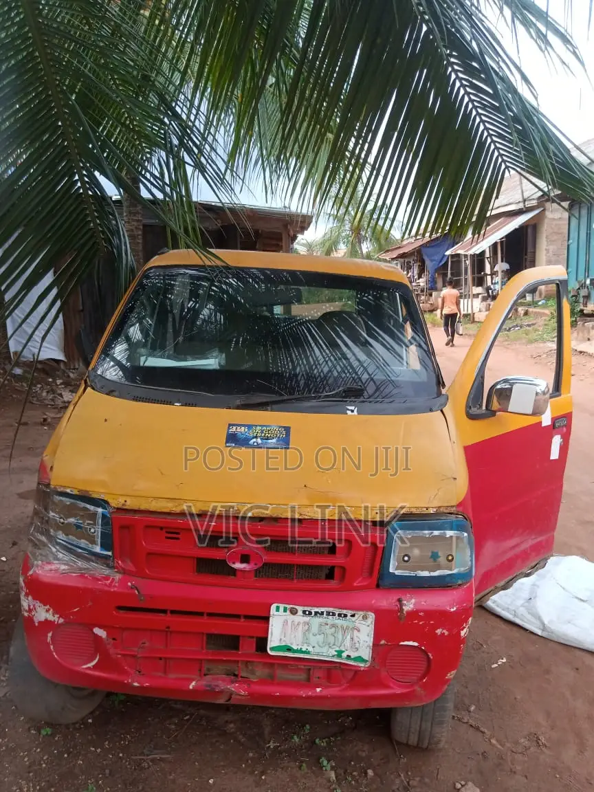 Suzuki APV Minibus 2012 Red