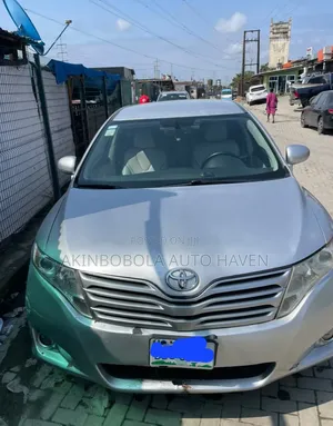 Toyota Venza 2010 Silver