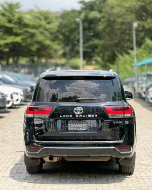 New Toyota Land Cruiser LC300 2023 Black