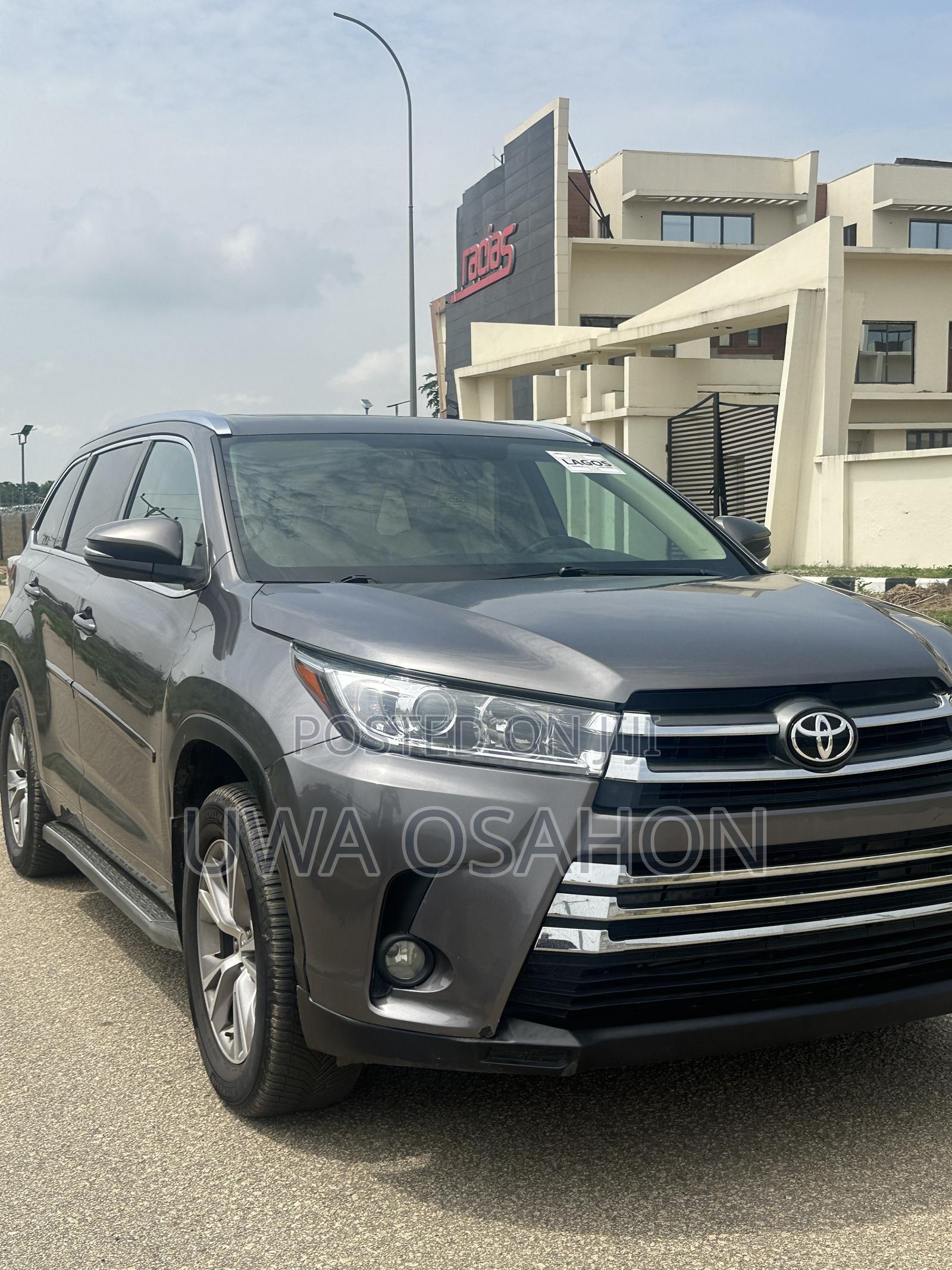 Toyota Highlander Limited 4dr SUV (3.5L 6cyl 6A) 2015