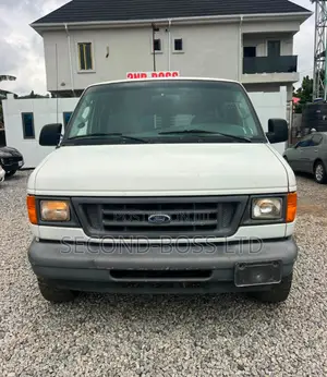 Ford E-350 2004 Off white