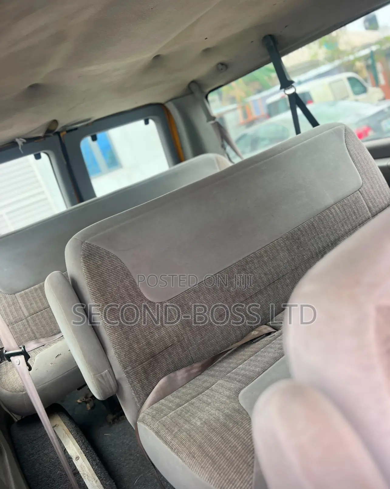 Ford E-350 2004 Off white