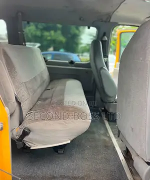 Ford E-350 2004 Off white