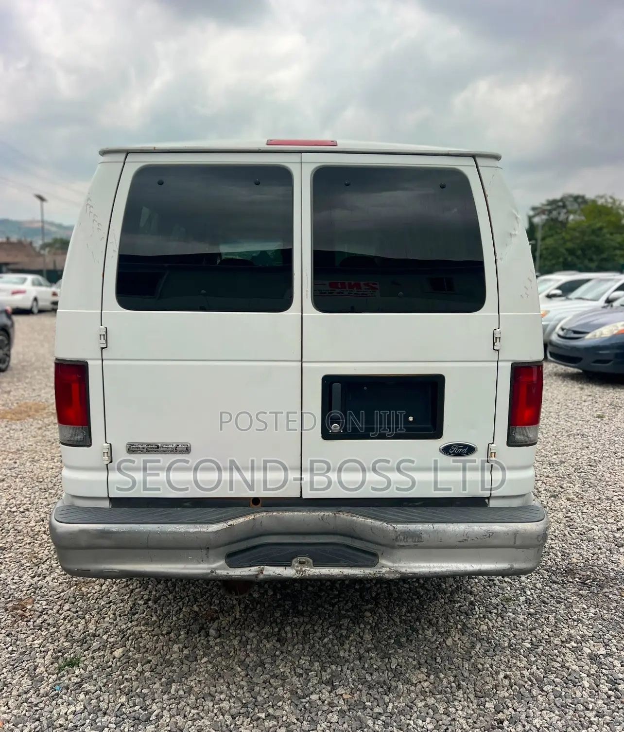 Ford E-350 2004 Off white
