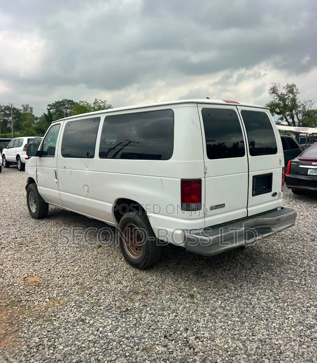 Ford E-350 2004 Off white