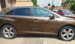Toyota Venza V6 2012 Gold