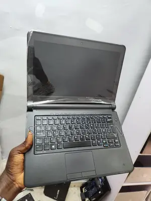 Laptop Dell Latitude 3350 4GB Intel Core i3 HDD 320GB