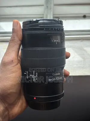 Canon EF 100mm Lens F/2.8
