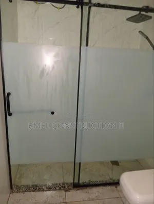 Strong Tempered Glass Shower Cubicle Design.