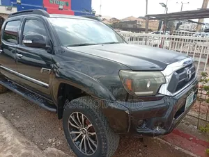 Toyota Tacoma Double Cab 4x4 4.0L V6 5-Speed Automatic 2013 Black