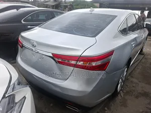 Toyota Avalon Limited 4dr Sedan (3.5L 6cyl 6A) 2014 Silver