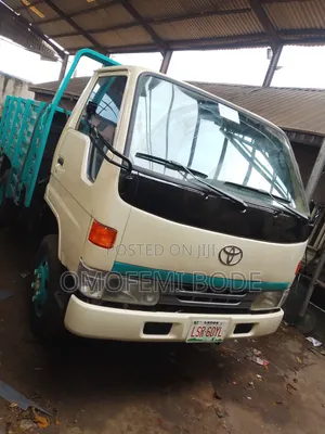 Toyota Dyna 200 Direct Hand Six Tyres With 3rz Injector Engine Petrol