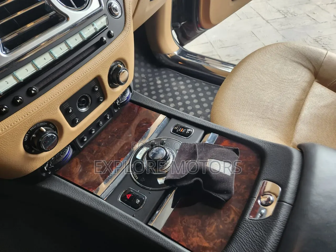 Rolls-Royce Ghost Base 2011 Black