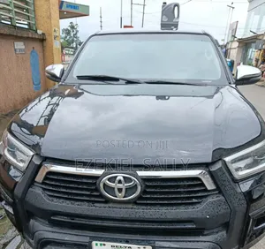 Toyota Hilux 2012 Black