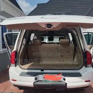 Nissan Armada SE 2010 White
