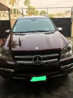 Mercedes-Benz GL-Class GL 550 2012 Brown